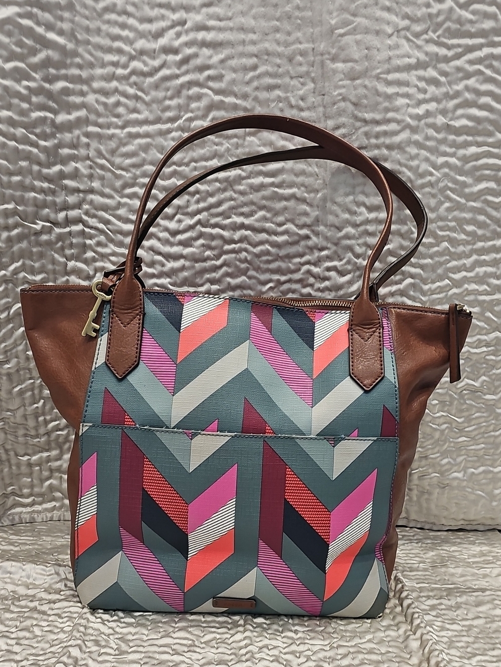 Fossil Fiona Tote Bag ; Chevron Print Shoulder Tote in Teal, Pink & Brown